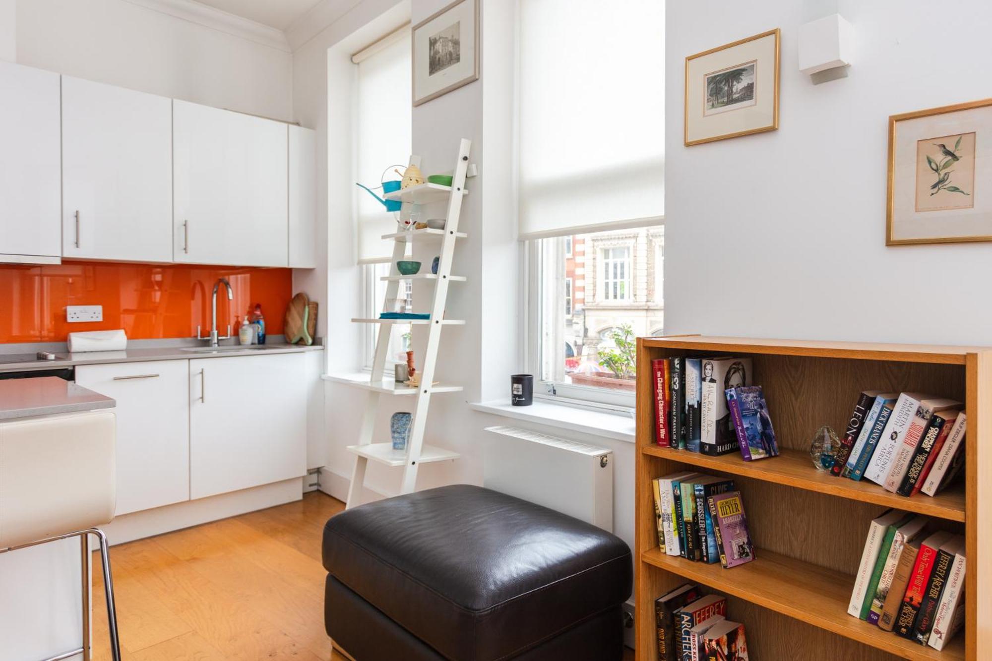 Homely 1 Bedroom Apartment In The Heart Of Vibrant Camden ロンドン エクステリア 写真