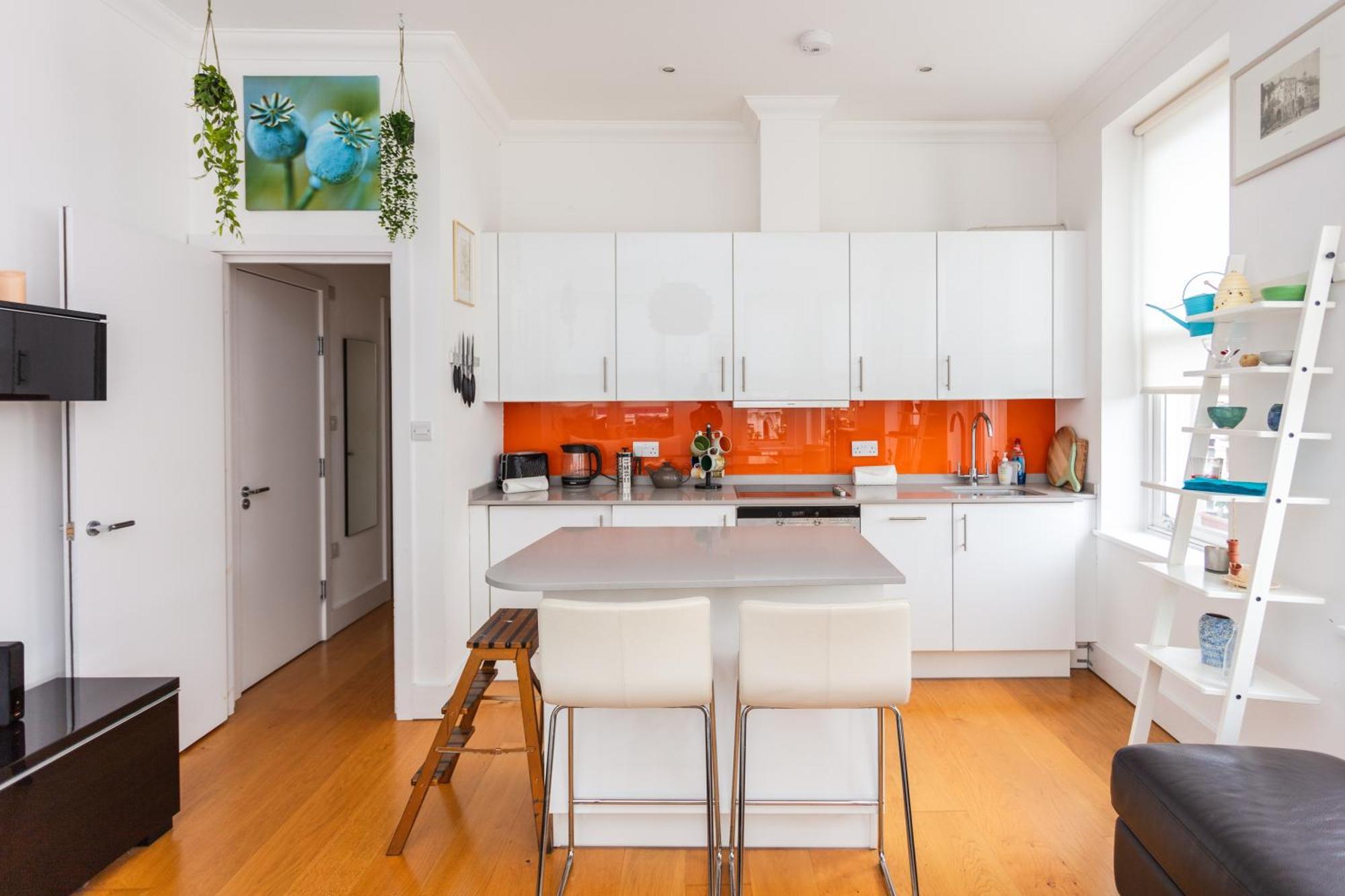 Homely 1 Bedroom Apartment In The Heart Of Vibrant Camden ロンドン エクステリア 写真