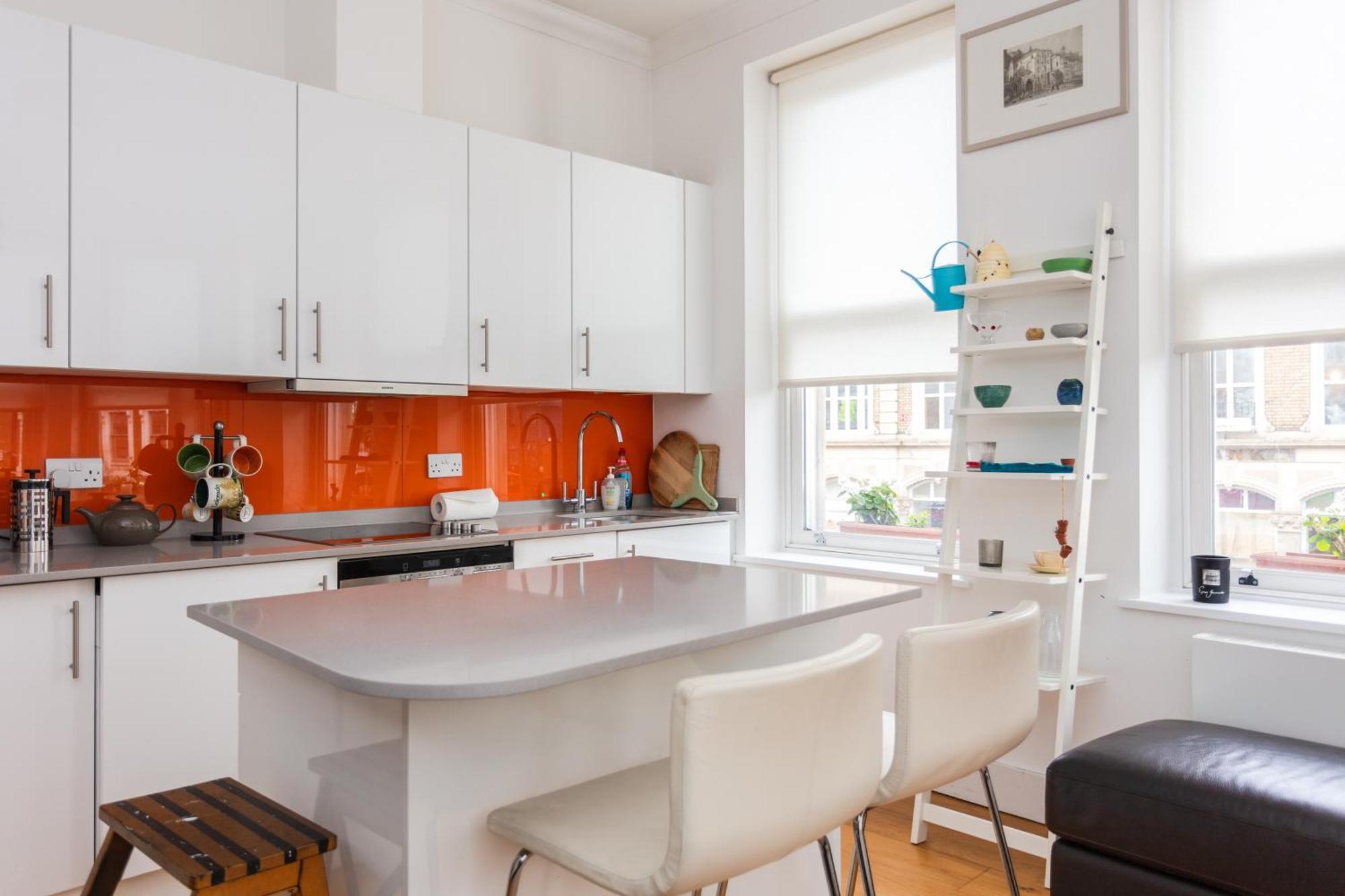 Homely 1 Bedroom Apartment In The Heart Of Vibrant Camden ロンドン エクステリア 写真