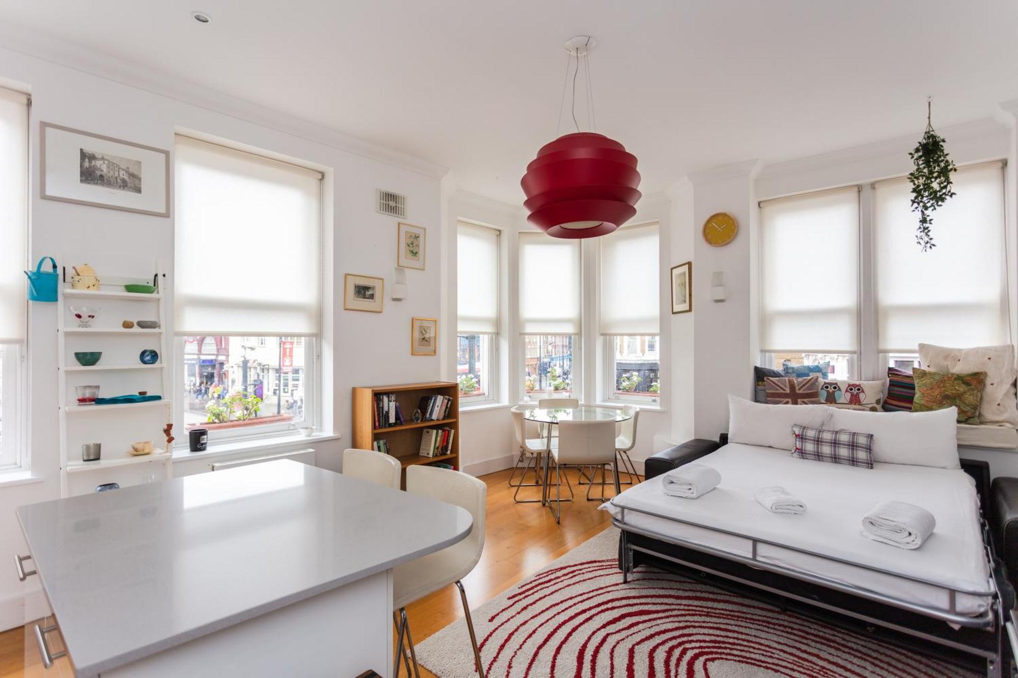 Homely 1 Bedroom Apartment In The Heart Of Vibrant Camden ロンドン エクステリア 写真