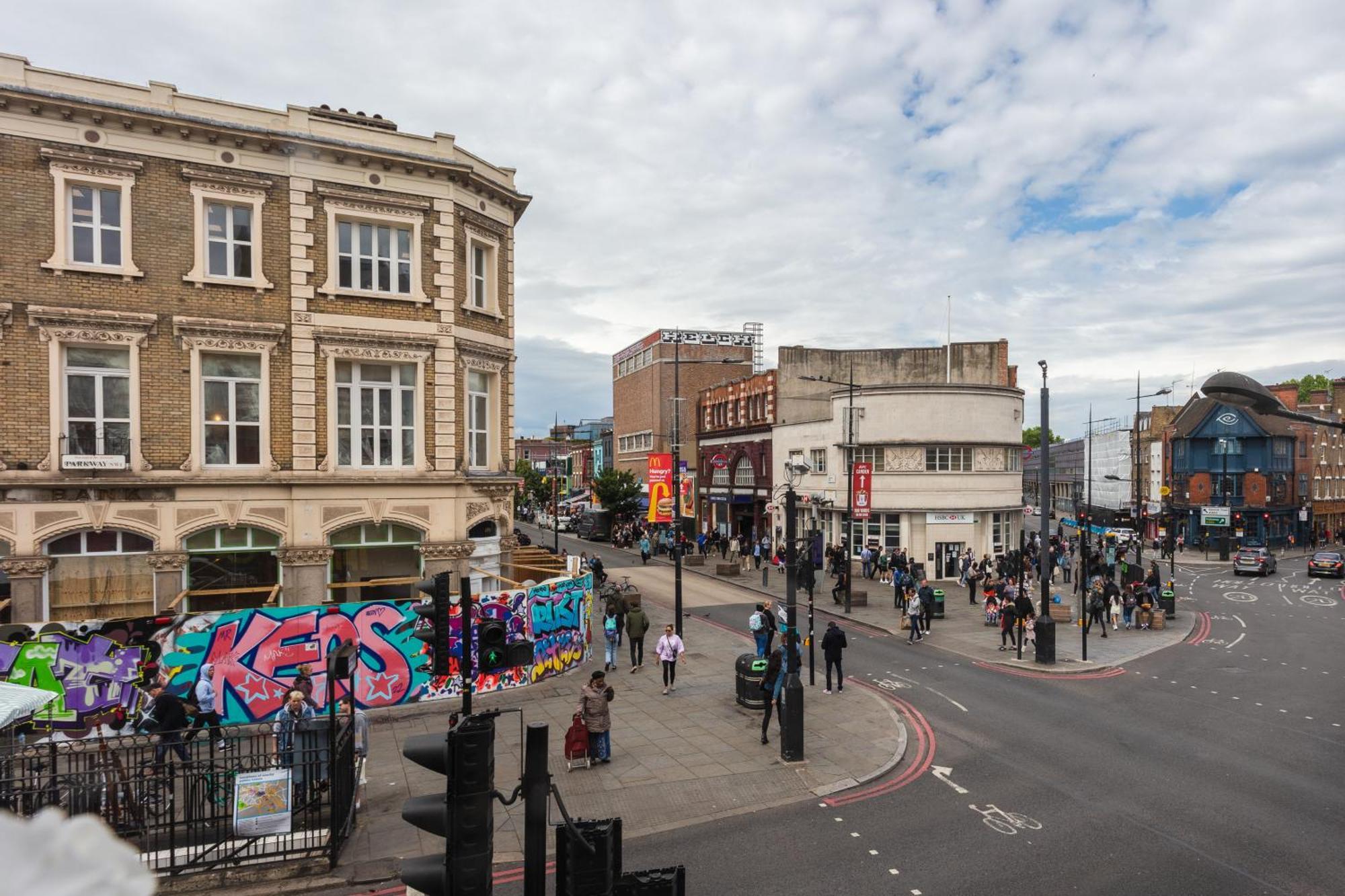 Homely 1 Bedroom Apartment In The Heart Of Vibrant Camden ロンドン エクステリア 写真