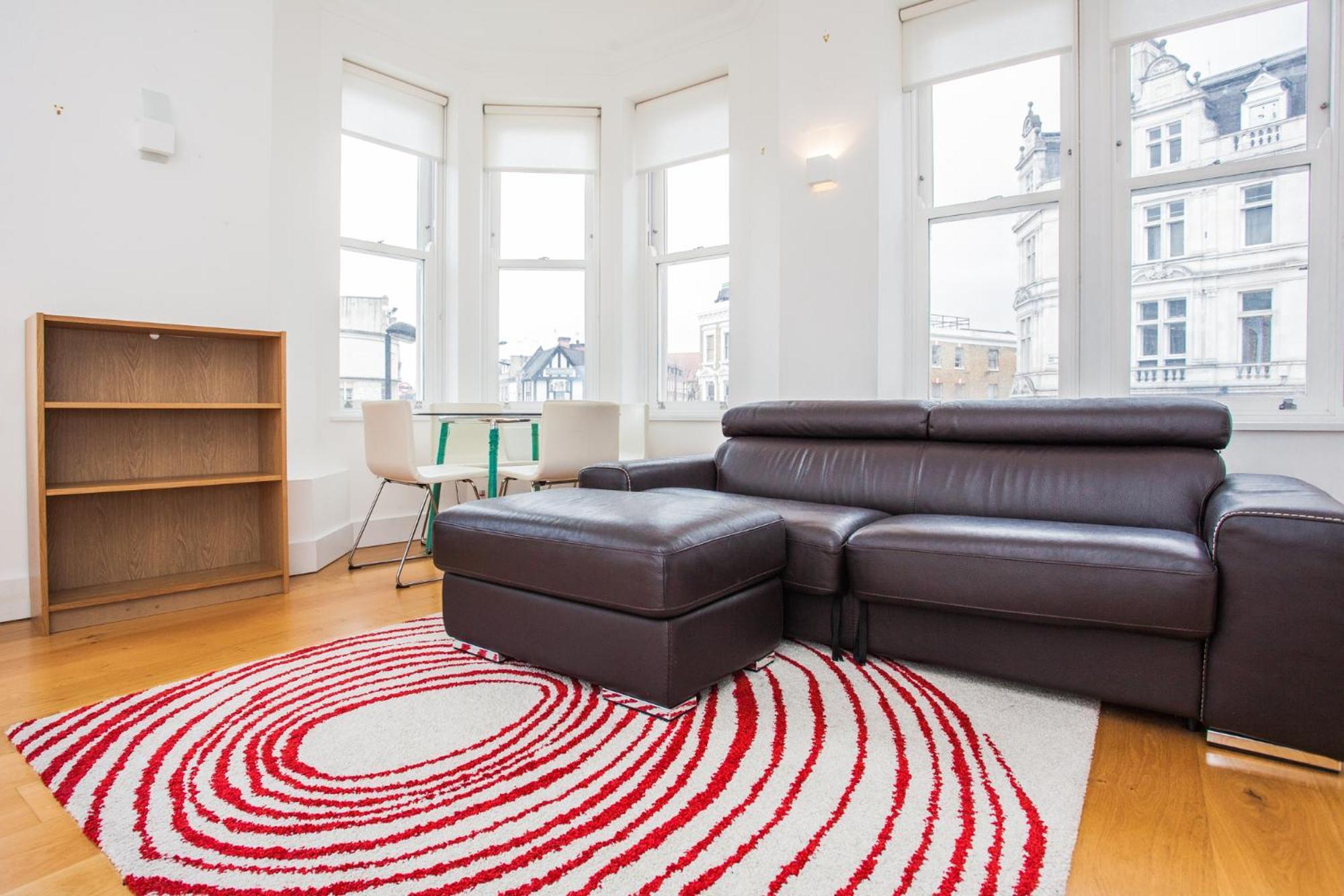 Homely 1 Bedroom Apartment In The Heart Of Vibrant Camden ロンドン エクステリア 写真